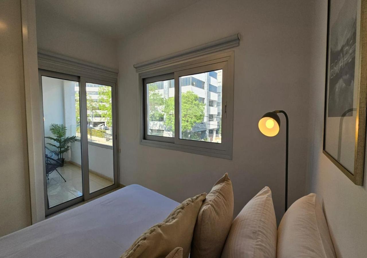 Phaedrus Living: City Centre Luxury Flat Esperidon 201 Nicosia Esterno foto